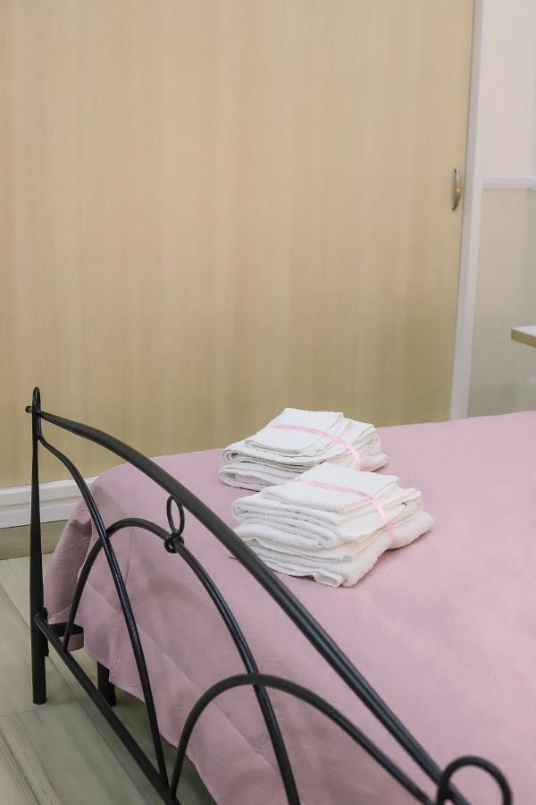 Reginella A Toledo Hotel เนเปิลส์ ภายนอก รูปภาพ